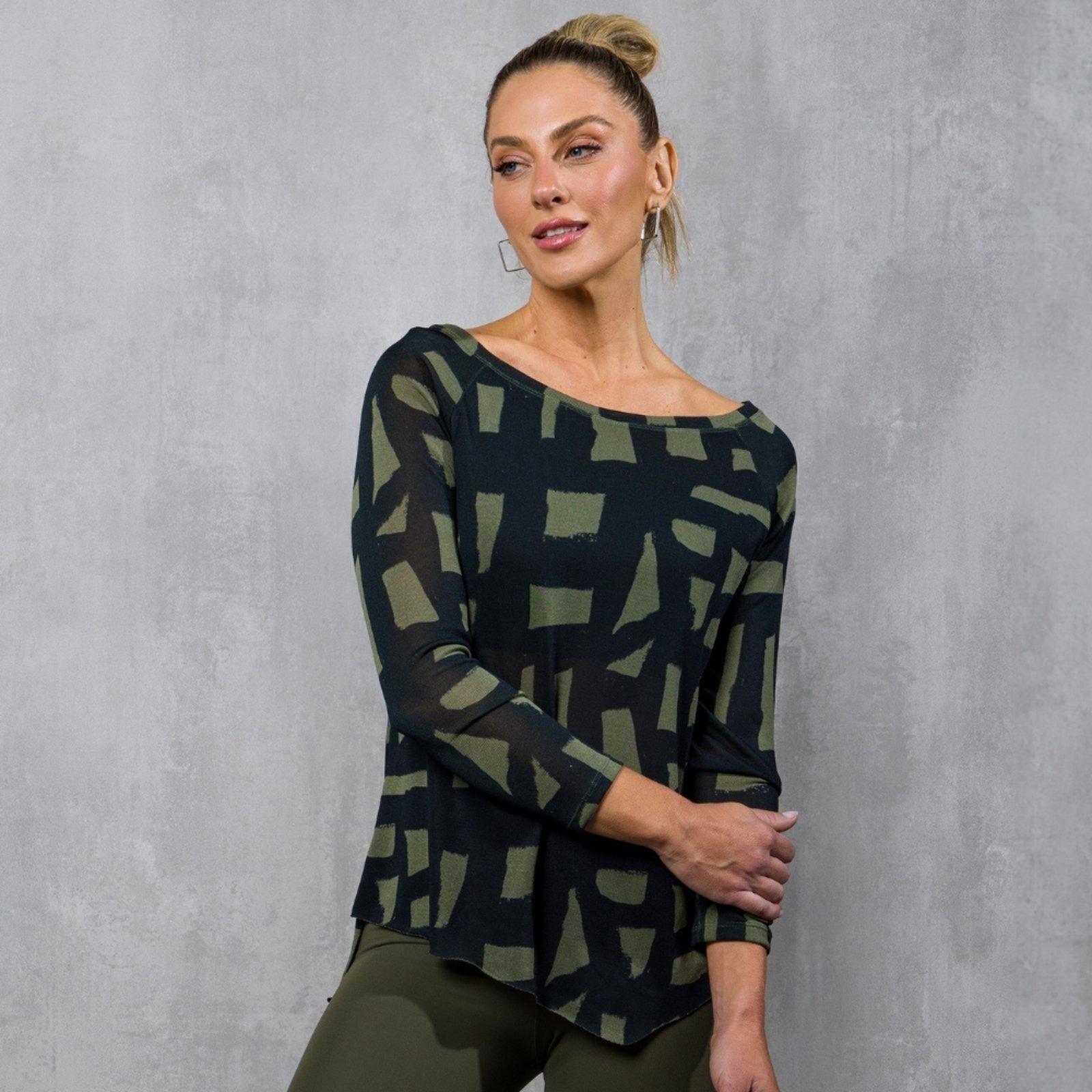 Vista 2 Blusa Bainha Assimétrica Estampada FT1173BL De Chelles estampado De Chelles estampado