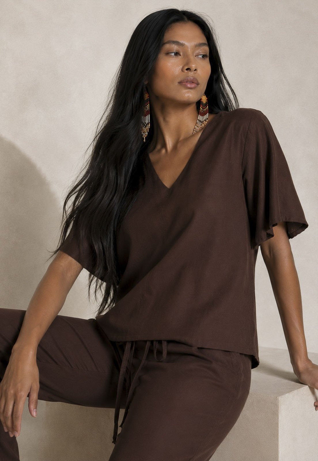 Blusa Amazonia Vital Gola V Manga Ampla Curta Marrom