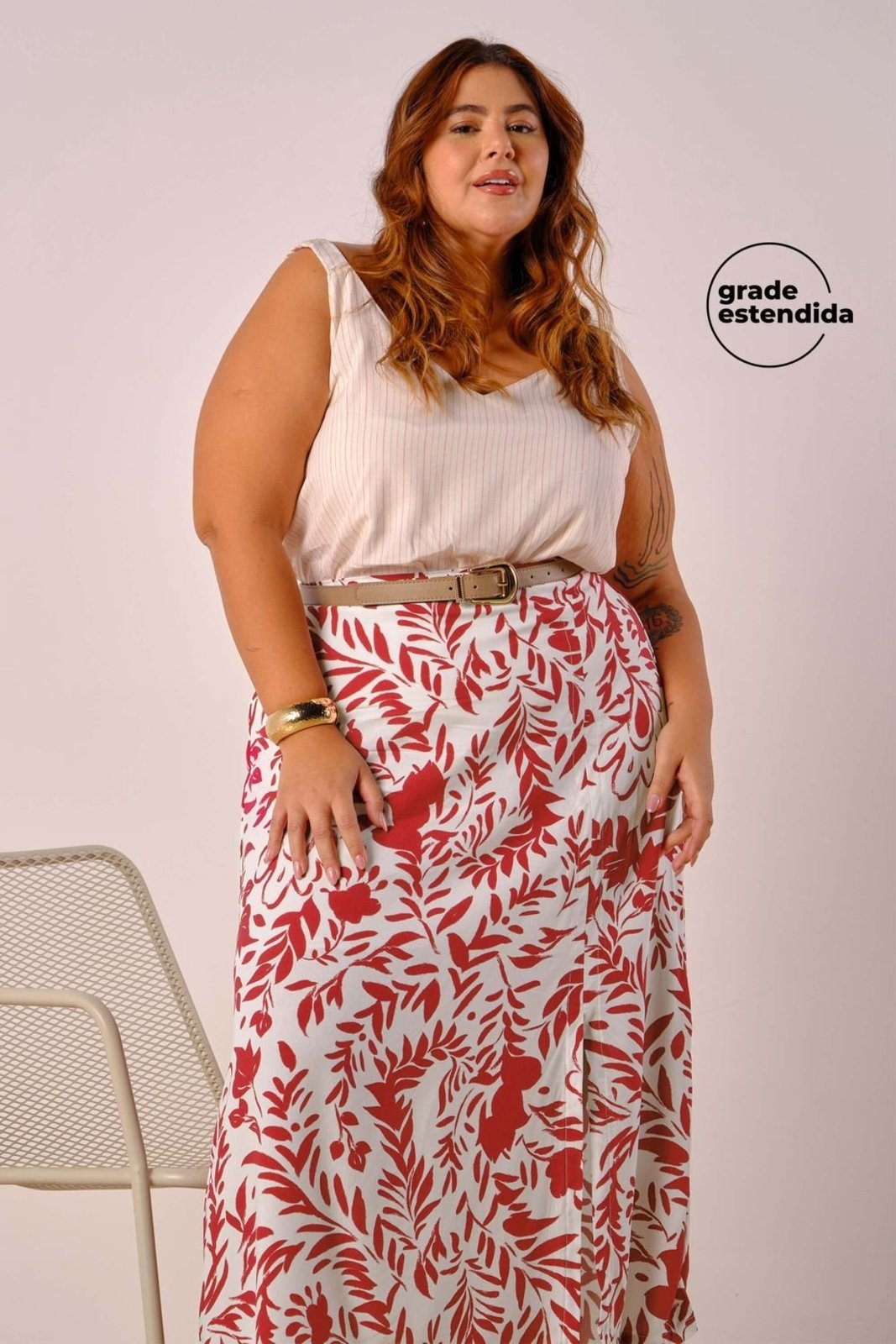 Saia Feminina Midi Floral Com Fenda Marialícia Bege