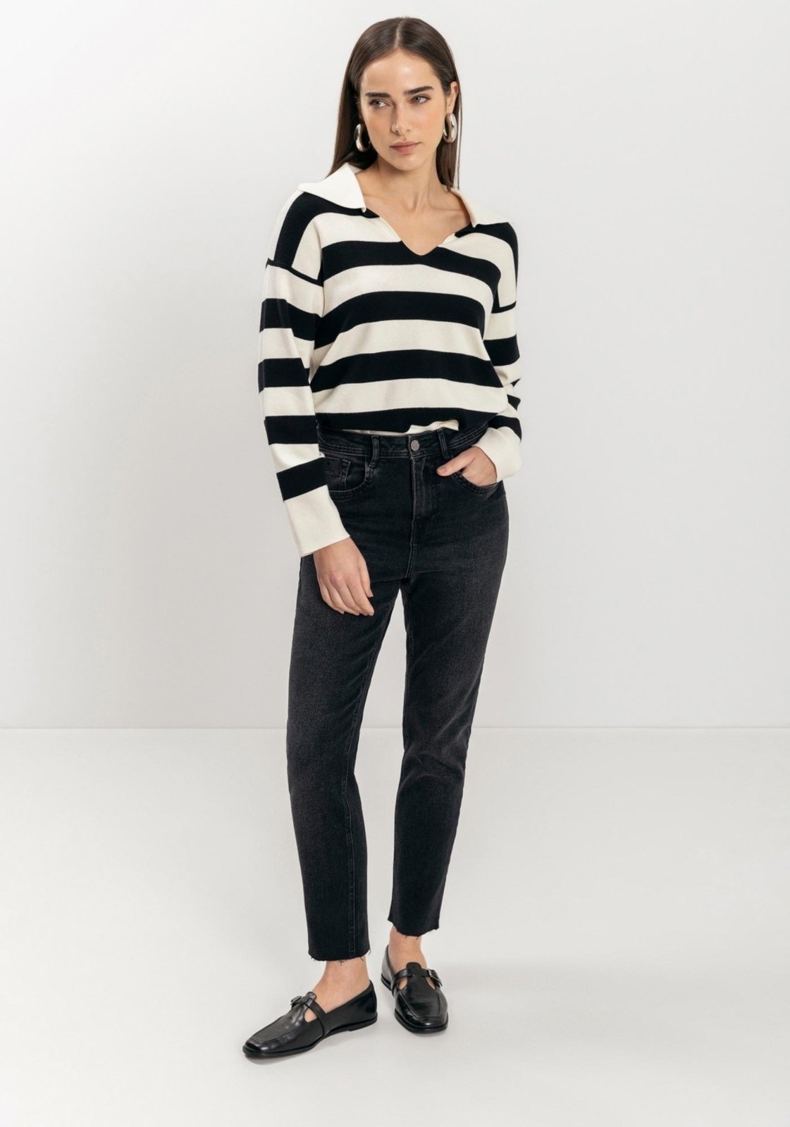 Calça Lez a Lez Mom Jeans Comfort Com Cintura Alta E Barras A Fio