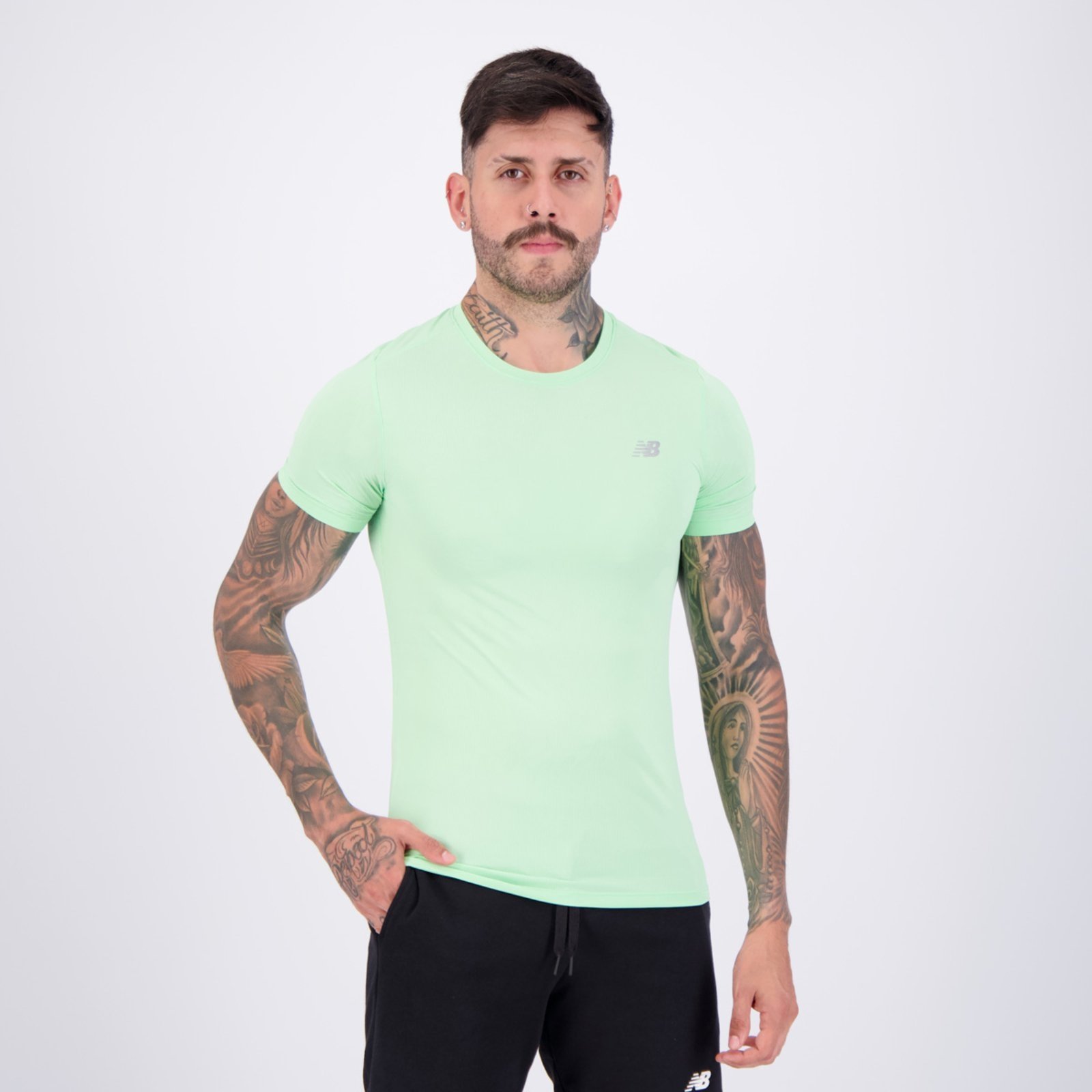 Vista 3 Camisa New Balance Sport Essentials e Cinza verde New Balance verde