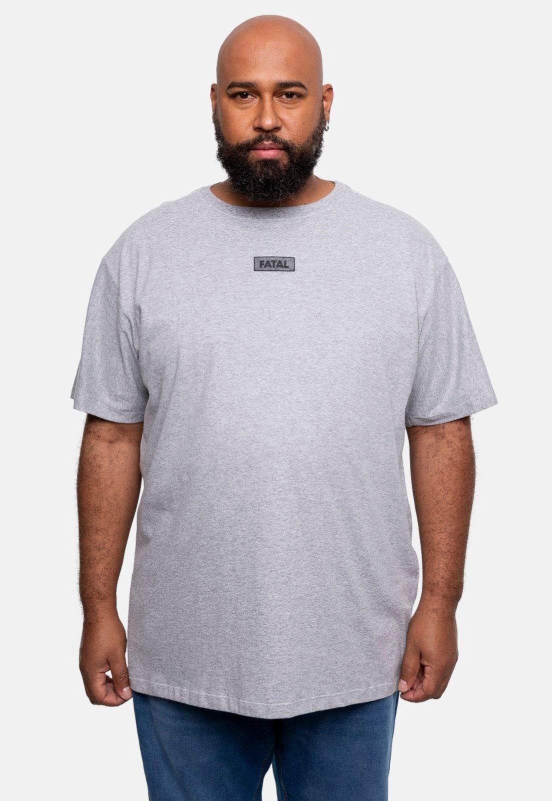 Camiseta Fatal Estampada Plus Size Cinza Mescla