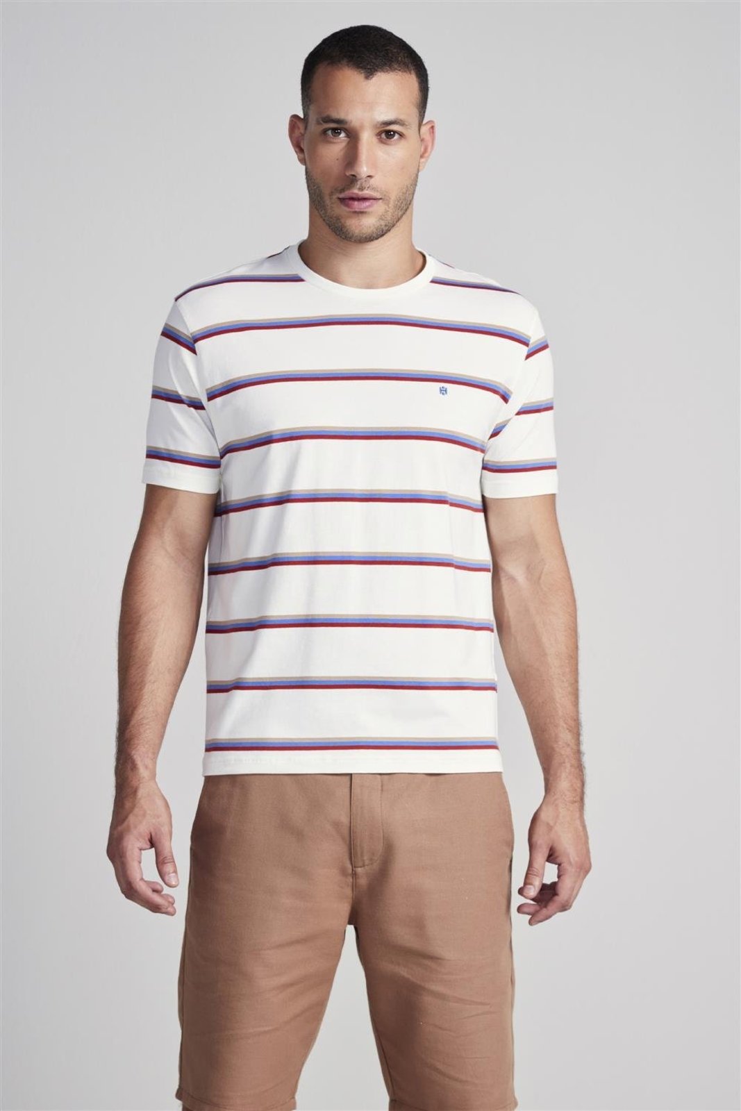 HIGHSTIL Camiseta Malha Comfort - Bege Creme / Vermelho