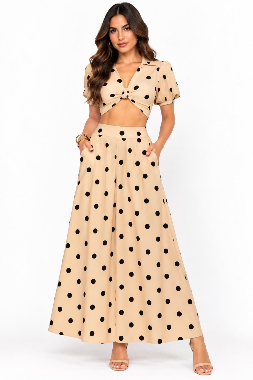 Conjunto D Bell Outlet Fashion Cropped e Saia Longa Poá Bege