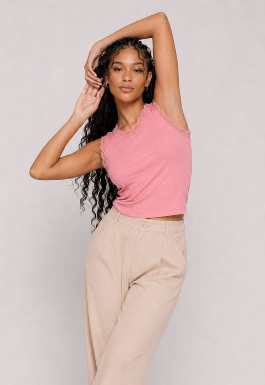 Regata em Viscose Canelada com Renda Rosa