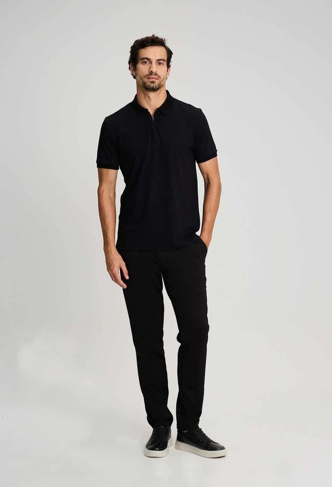 POLO DOCTHOS SLIM MANGA CURTA COM PEITILHO E ZÍPER POLO DOCTHOS SLIM MANGA CURTA COM PEITILHO E ZÍPER 003 PRETO GG
