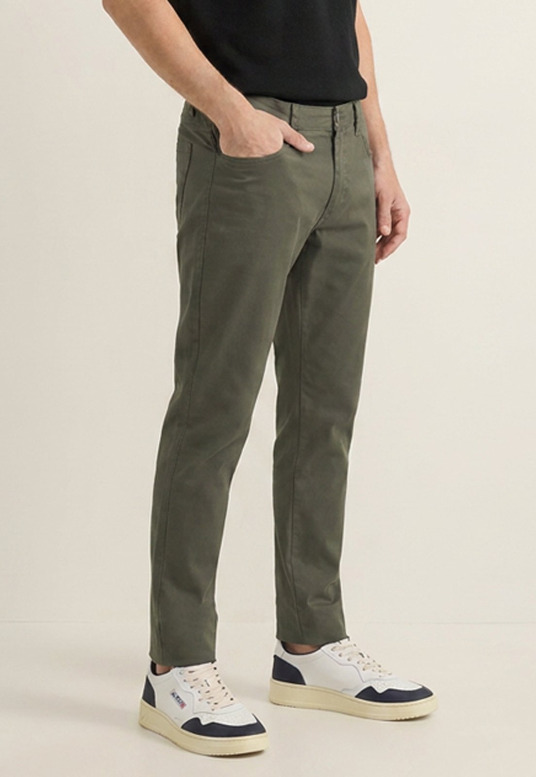 Calça Slim Masculina em Sarja com Elastano Verde