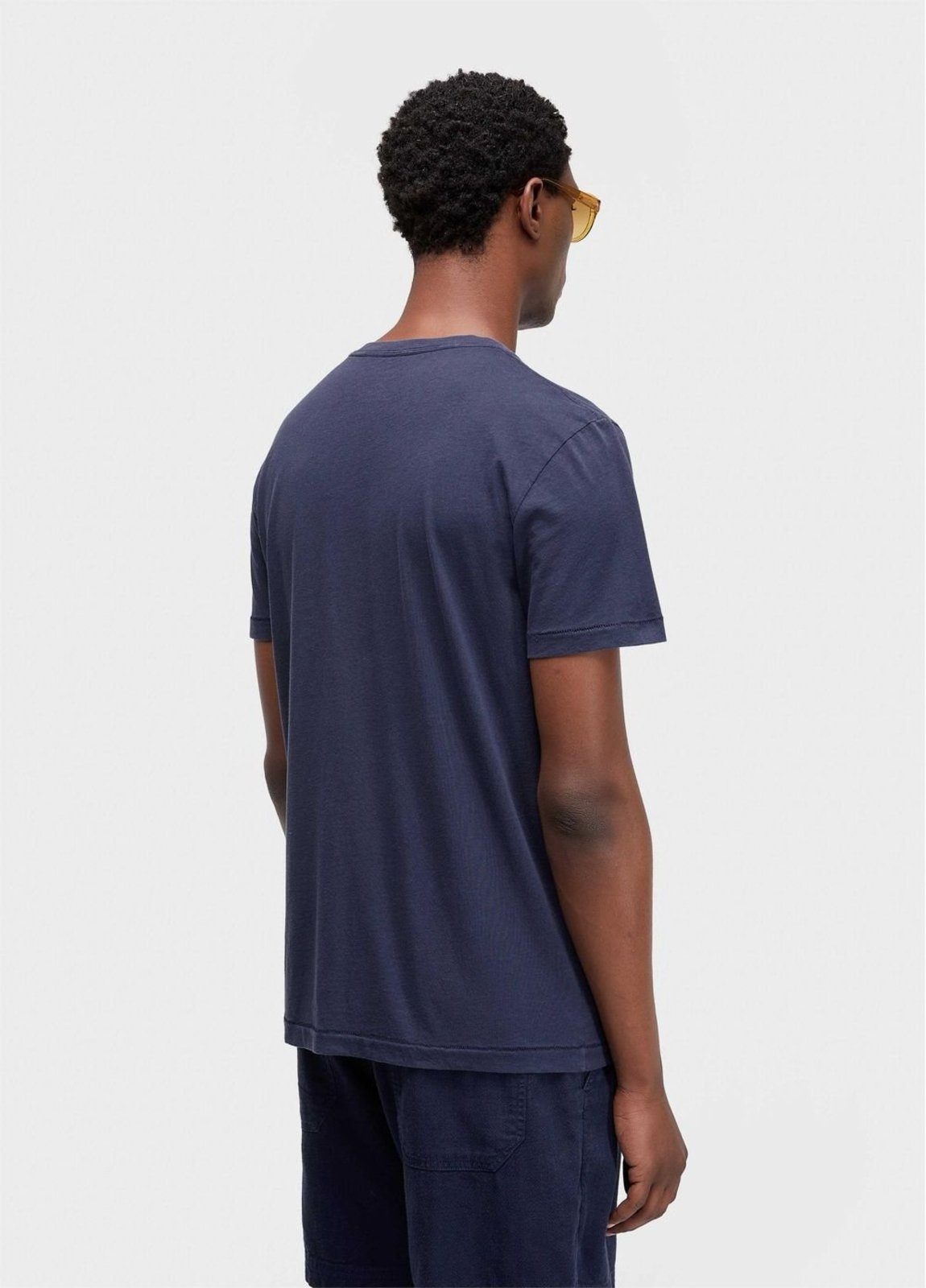Vista 3 T-shirt soft used gold crown Osklen azul marinho gold Osklen azul marinho gold