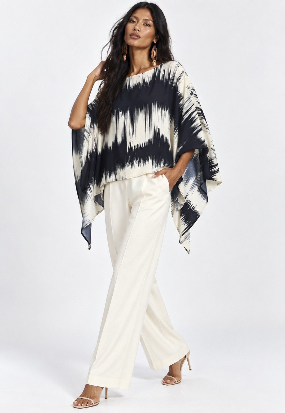 Blusa Manto Anauá Amazonia Vital Estampa Horizonte P&B