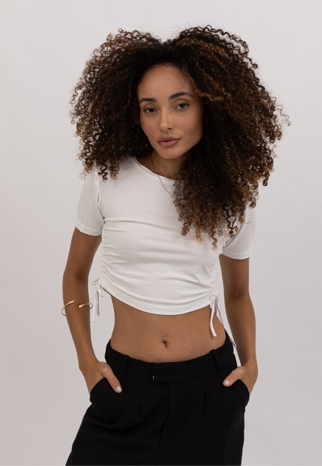 Blusa Básica Martina Drapeado Lateral Off White