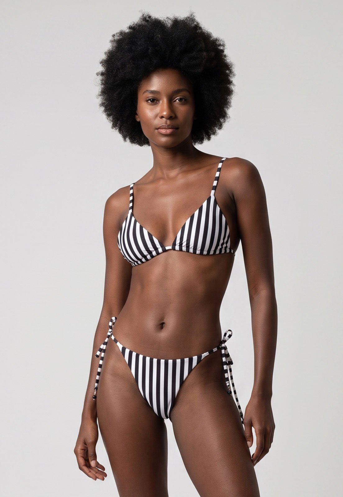 Conjunto de Biquíni Feminino FARM Triangular Listrado Preto