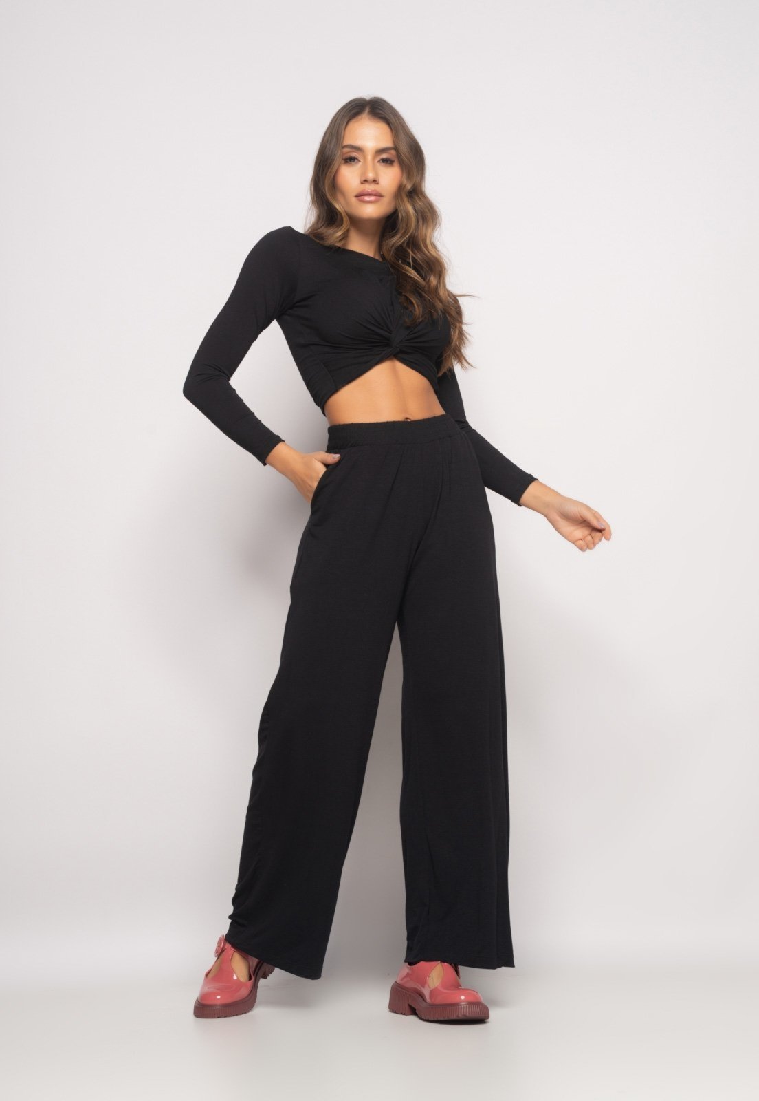 Conjunto Cropped Nó e Wide Leg Manga Longa Malha Salvatore Preto