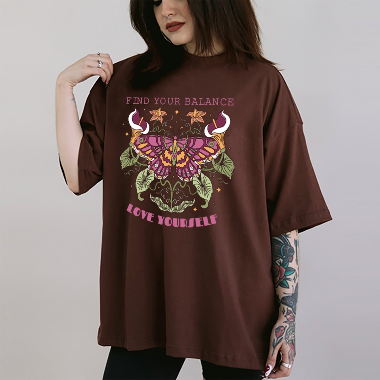 Camiseta Ousy Borboleta Love Yourself Oversized Feminina Marrom
