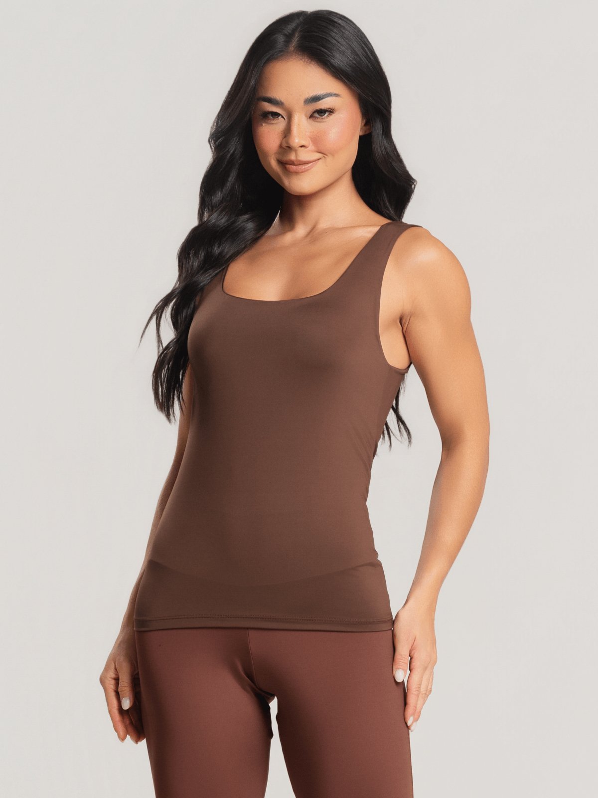 Blusa Regata Feminina Decote Quadrado Vicbela Tecido Premium Forrada Alça Larga Moda Marrom