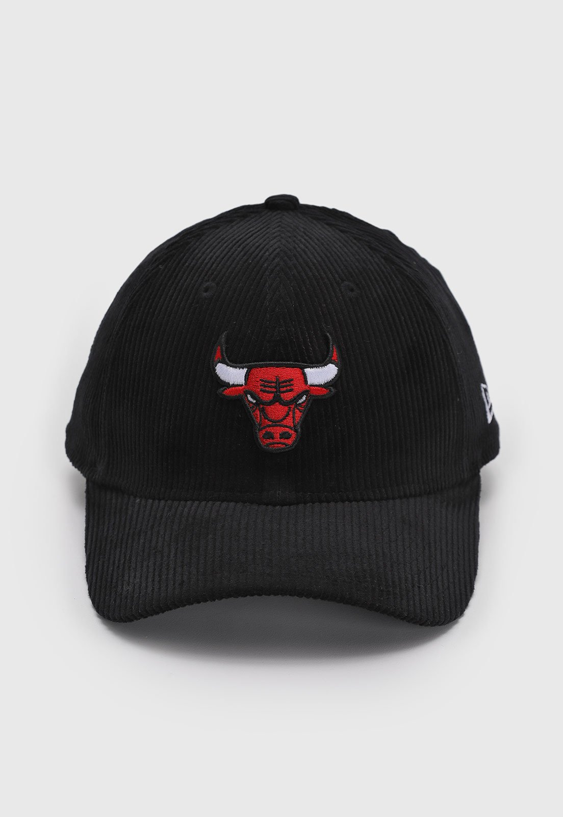 Vista 2 Boné New Era Cord 9Forty Chicago Bulls new era preto