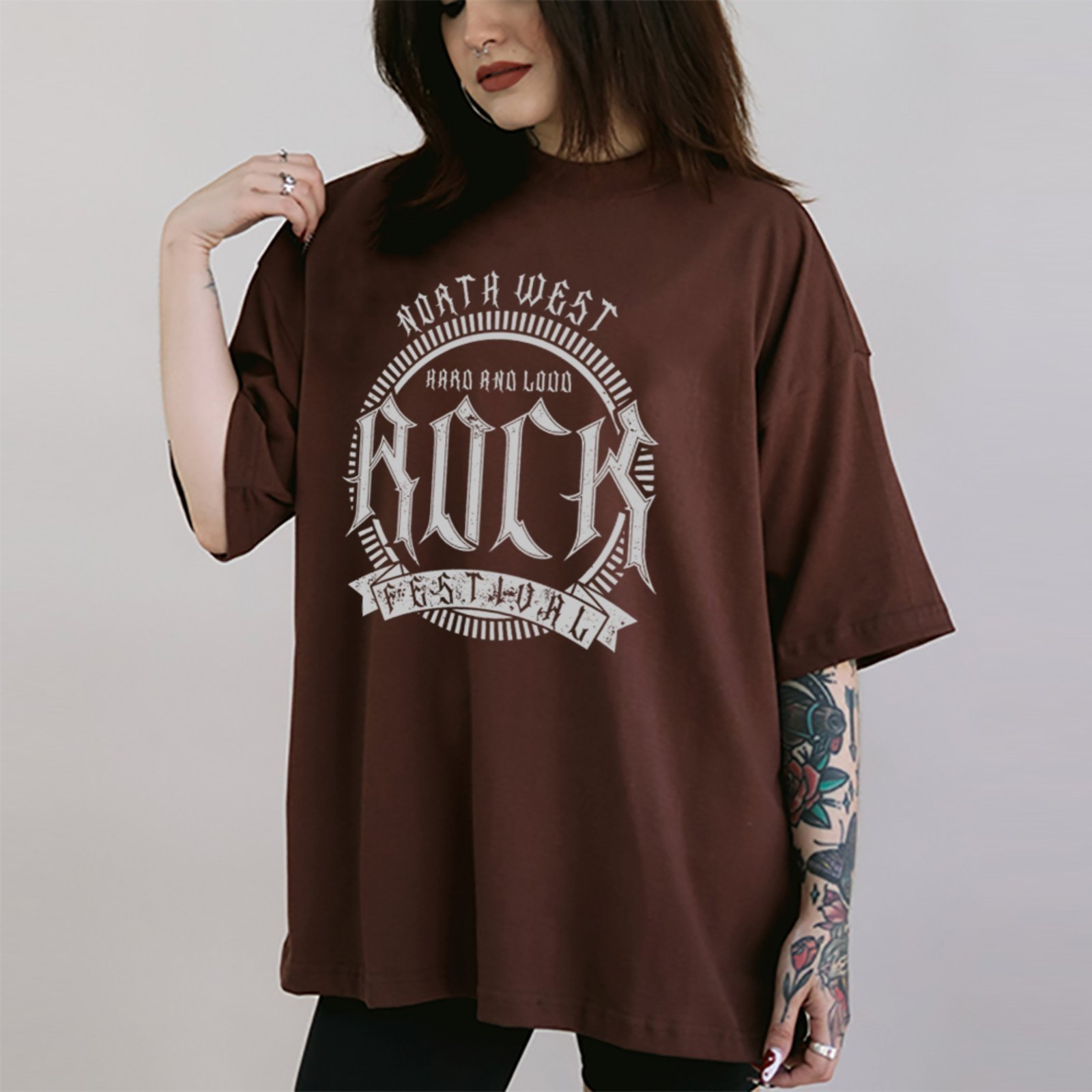 Camiseta Ousy Streetwear North West Rock Festival Oversized Unissex Marrom