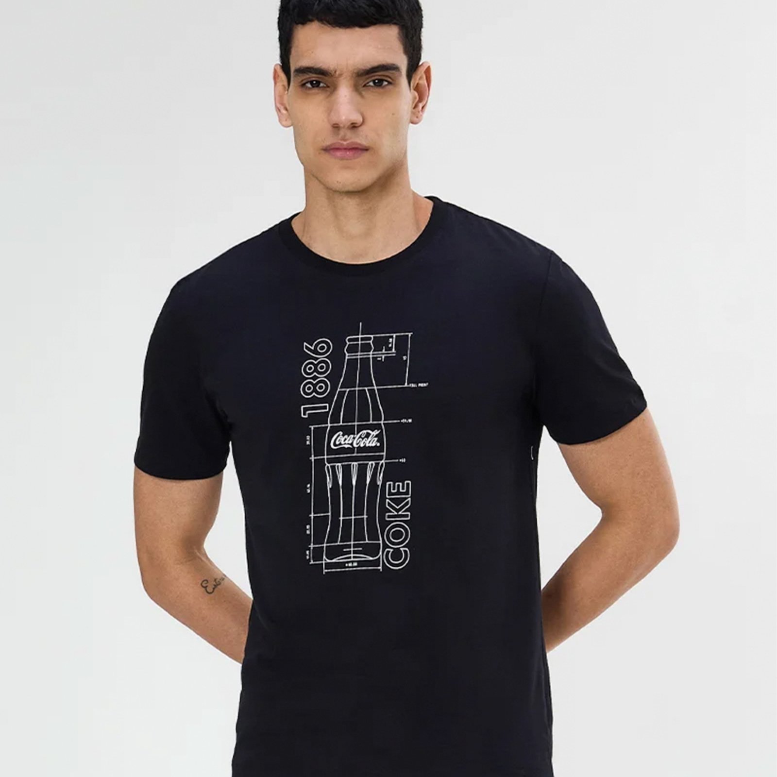 Camiseta Masculina Meia Malha Coke 1886 Coca-Cola Jeans Preto Deep
