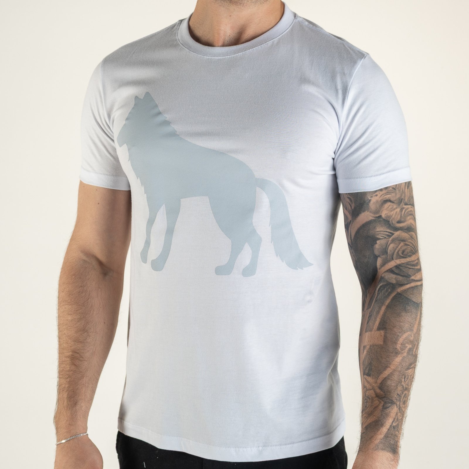 Vista 3 Camiseta Acostamento Branca Lobo Cinza Claro branco Acostamento branco