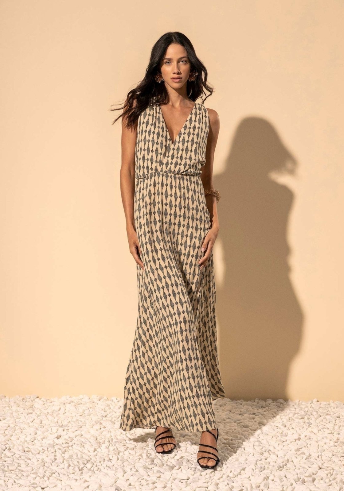 Vestido Longo Estampado Fluido Com Elástico Na Cintura