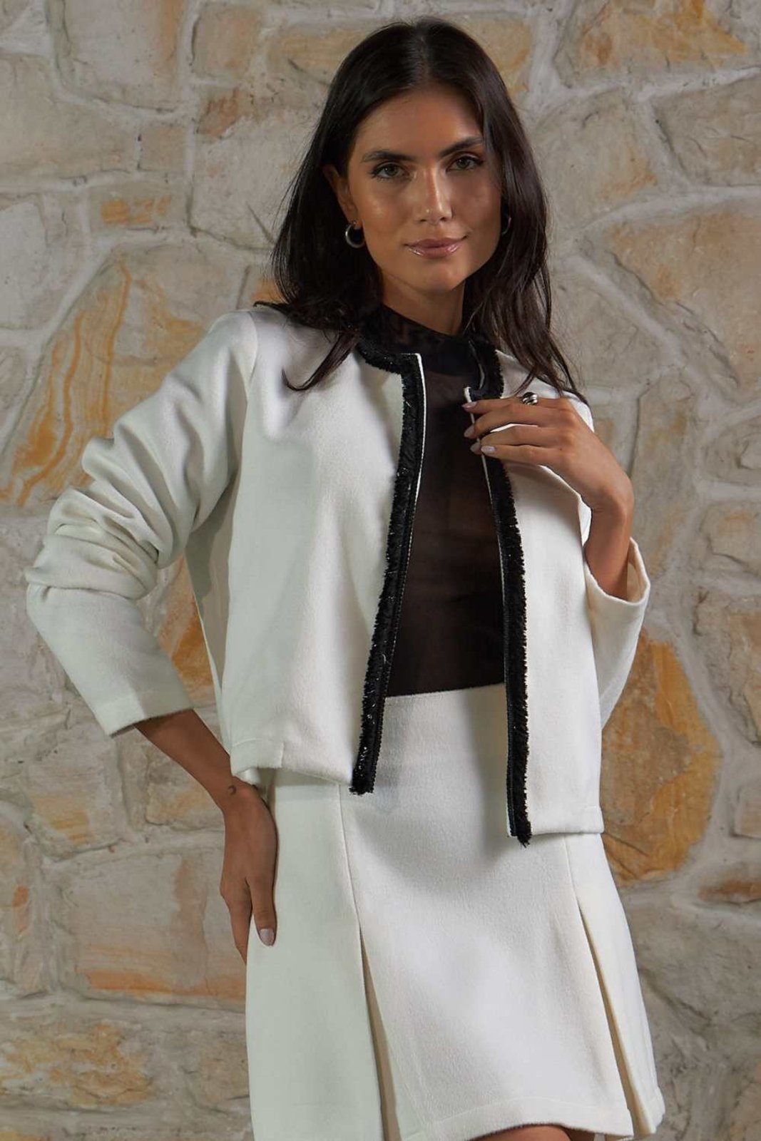 Saia Vanibele Curta Lã Off White