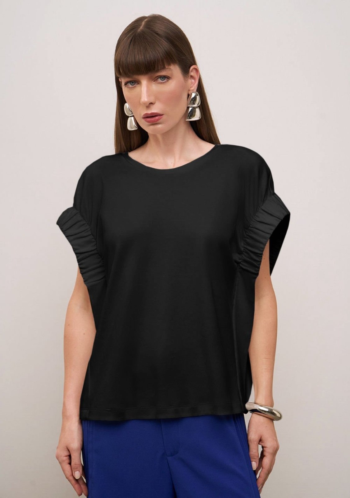Camiseta Iódice Solta Decote Careca Manga Curta Padrão Preto Preto