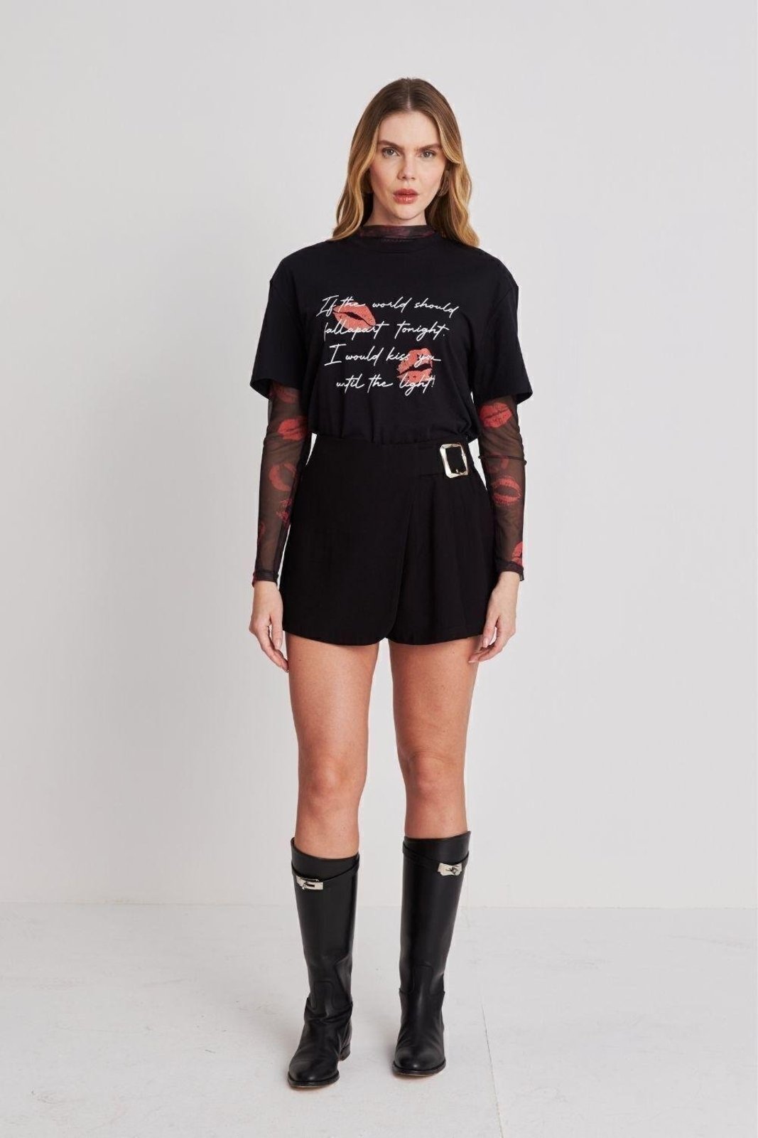 Tshirt Beijos Carlota Costa Preto