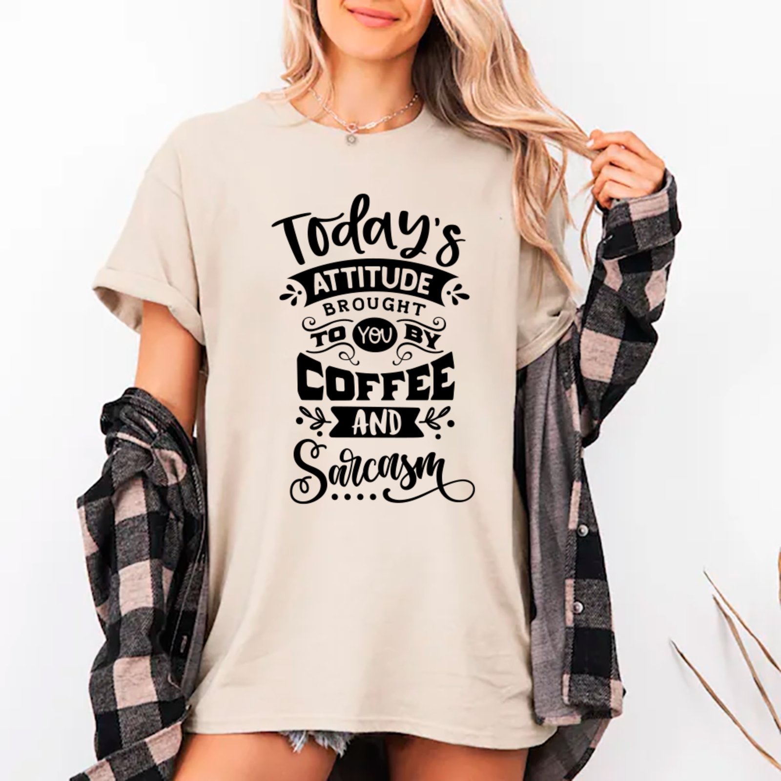 Vista 2 Camiseta Ousy Básica Café e Sarcasmo Humor Unissex Off White off-white white ousy off-white white