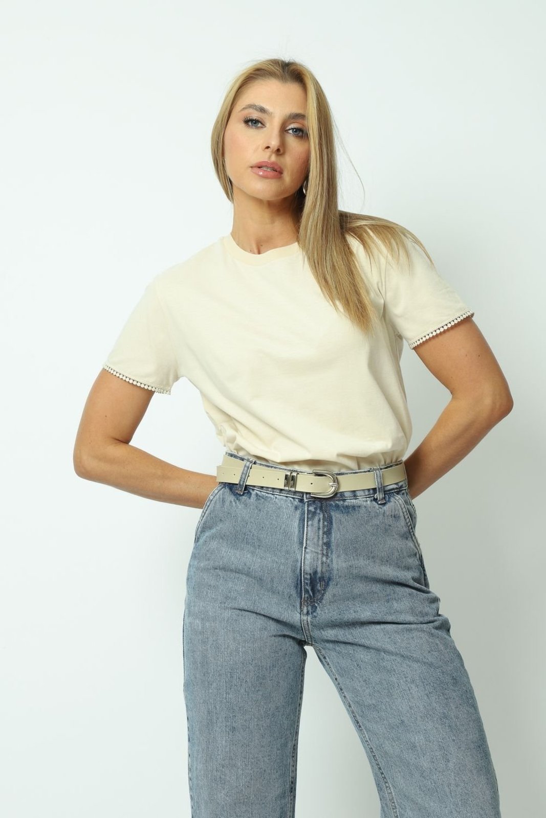 Vista 2 T shirt Detalhe Manga Bege Gazzy nude Gazzy nude