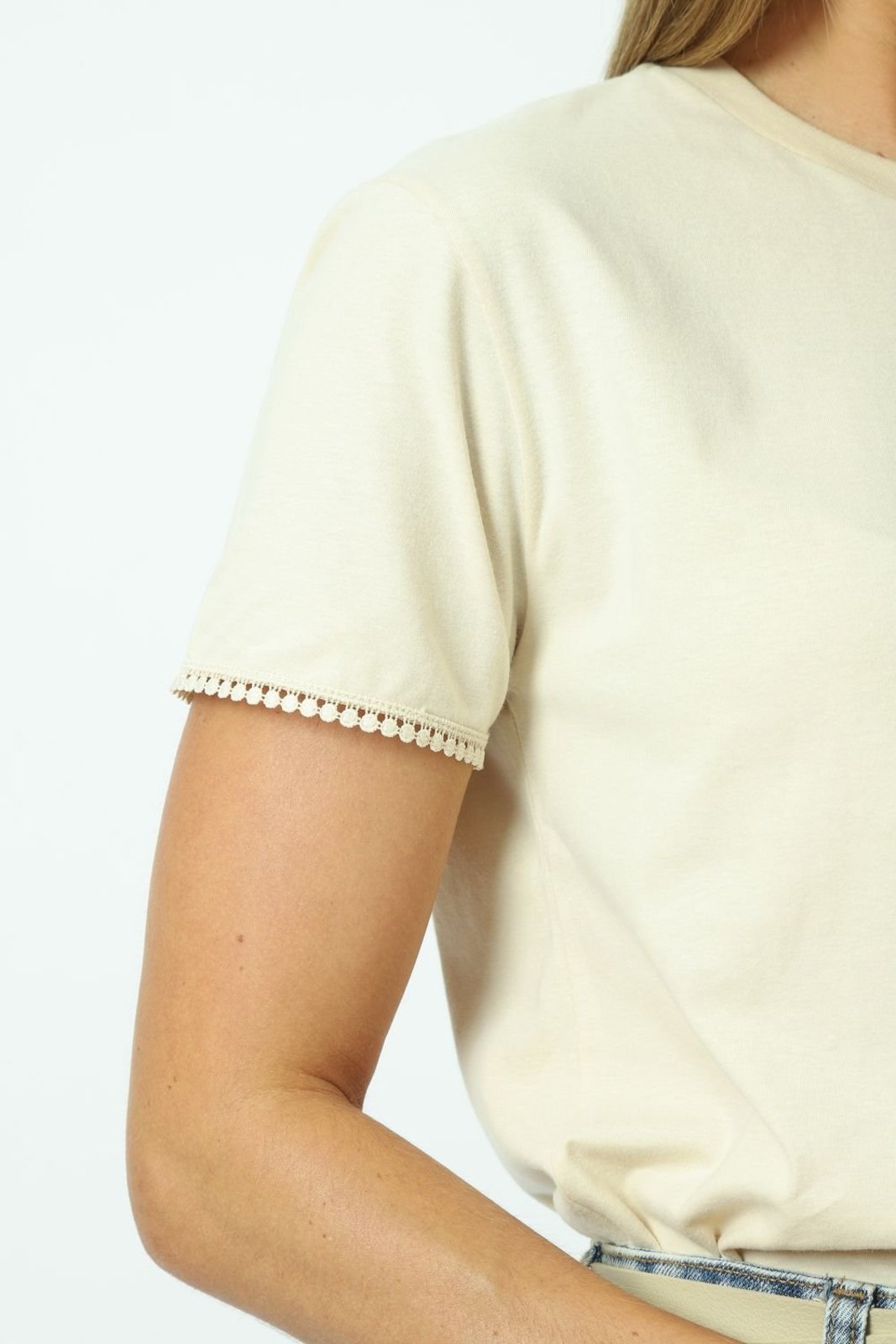 Vista 3 T shirt Detalhe Manga Bege Gazzy nude Gazzy nude