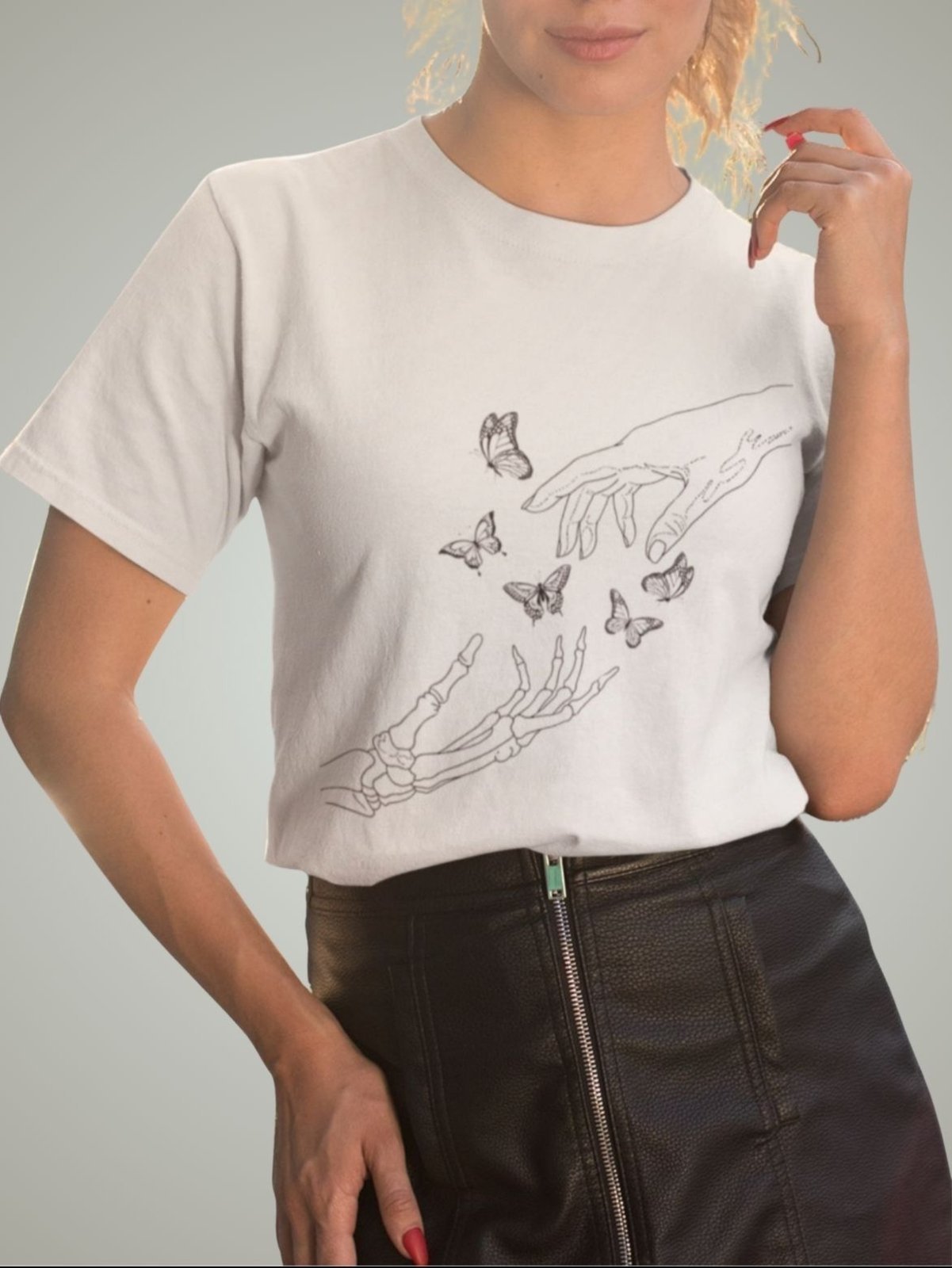 Camiseta Básica Feminina GuGi Borboleta Esqueleto Artística Branco