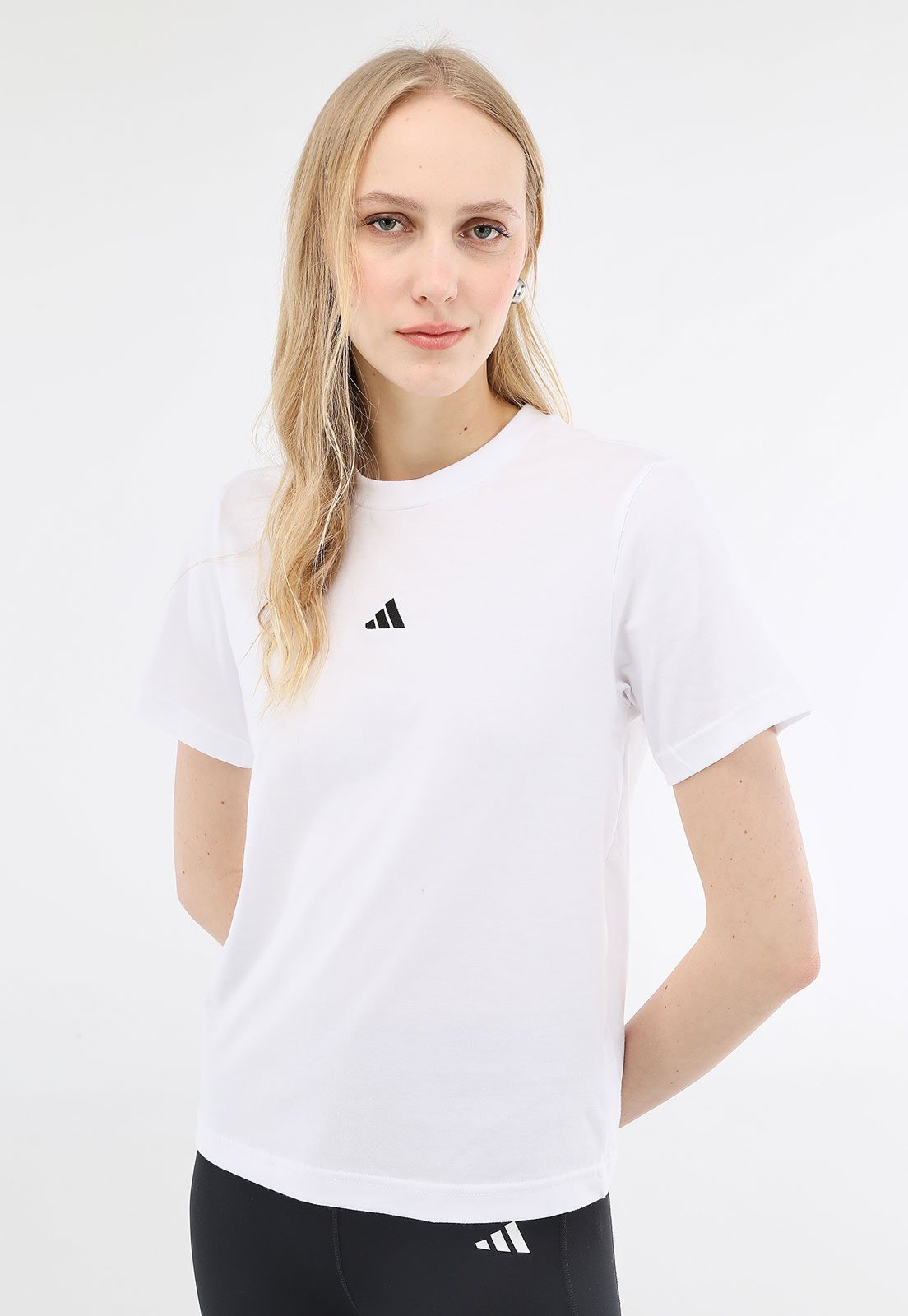 Camiseta adidas Sportswear Reta Essentials Small Branca
