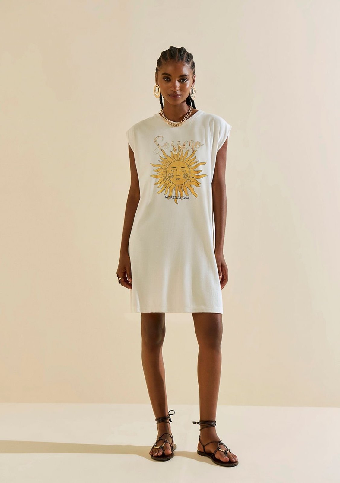 Vestido Morena Rosa Solto Decote Careca Manga Curta Curto Off-white