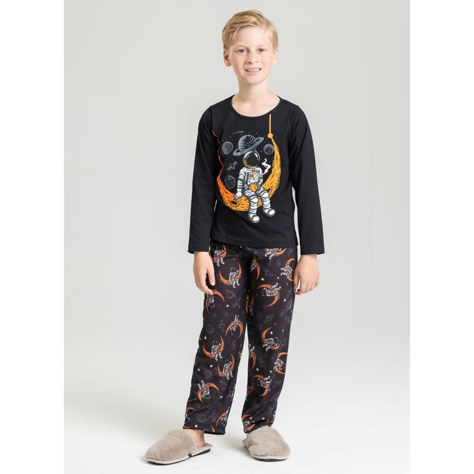 Pijama Longo Preto Menino Astronauta na Lua