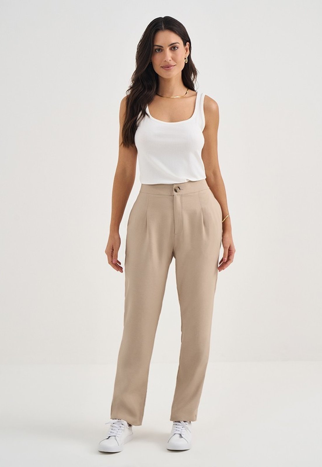 Calça Reta Regular de Alfaiataria em Viscose Bege Dalmira