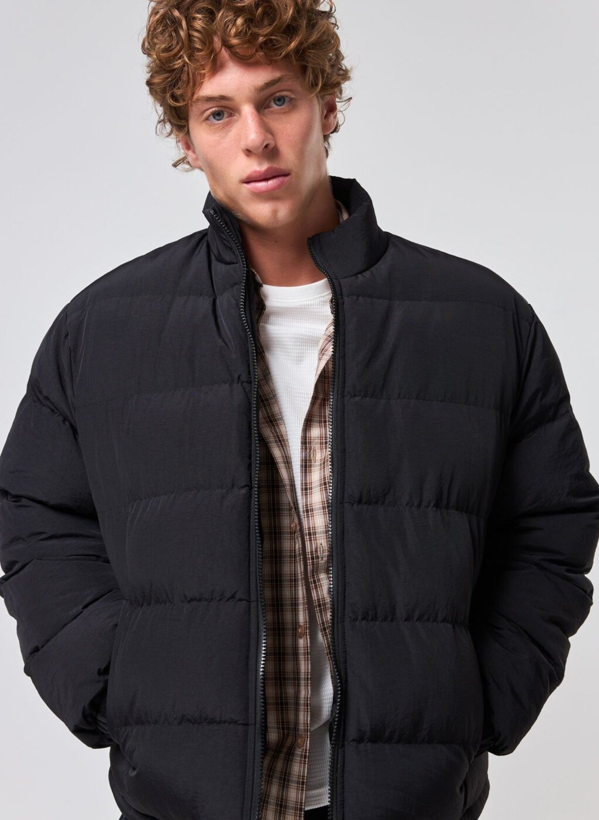 Jaqueta Box Puffer Preta Gola Alta