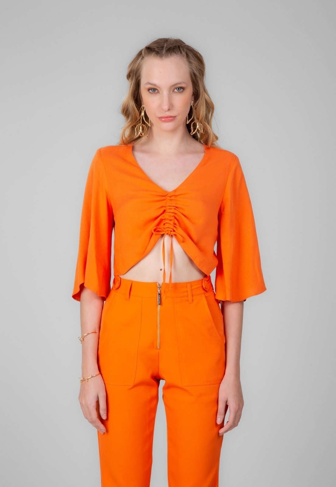 Vista 2 Blusa Traymon Viscose Cropped preto Traymon preto