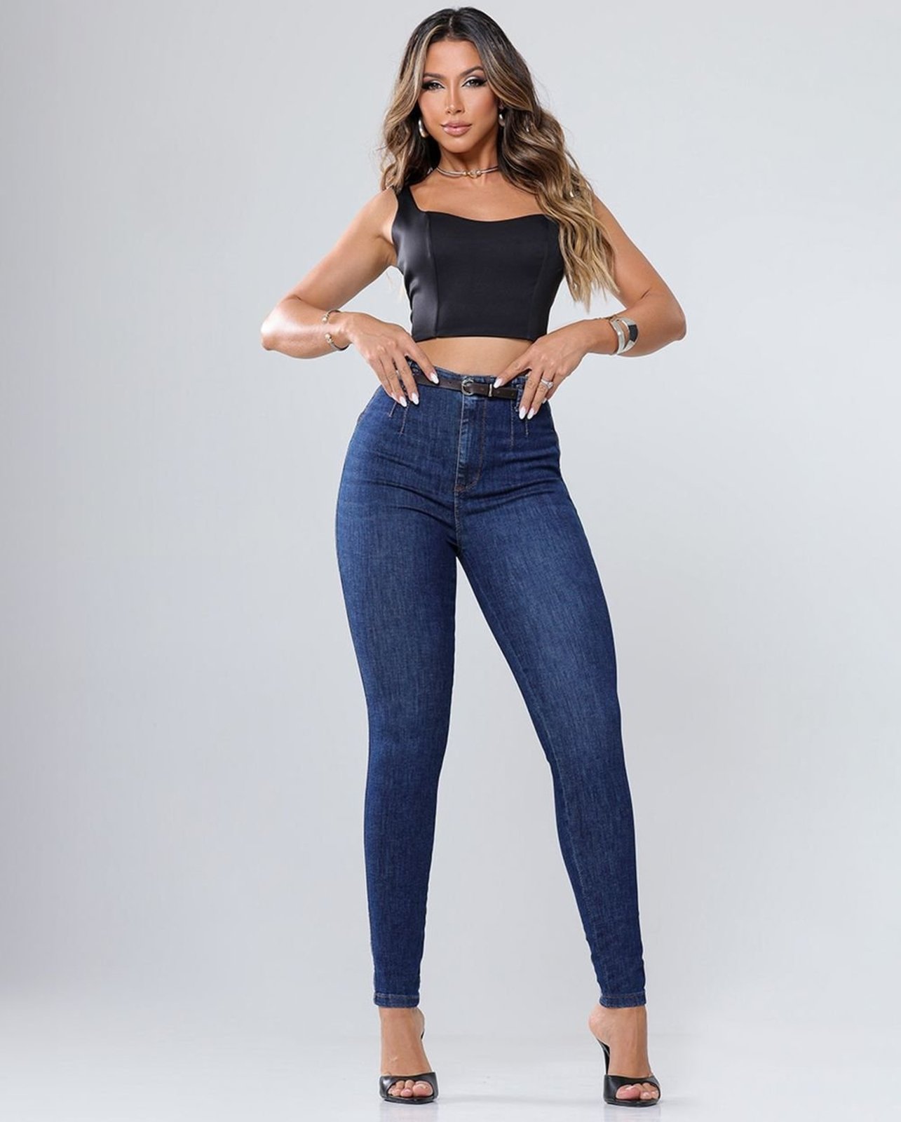 Calça Jeans Skinny Hot Feminina com Cinto Pu 24622 Amaciado com Used Consciência