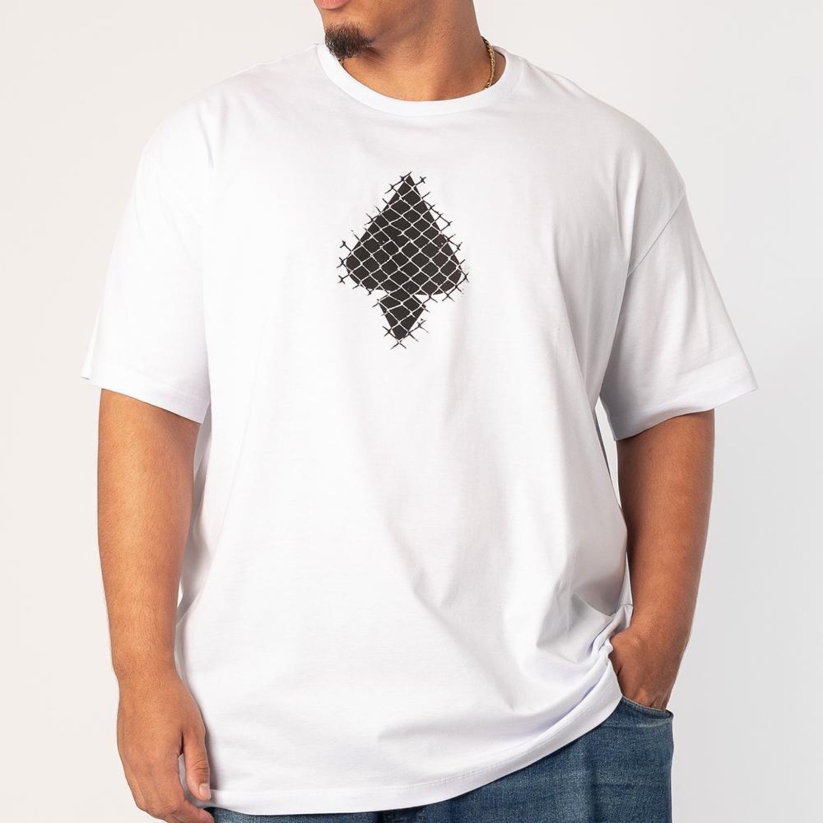Camiseta MCD Oversized Espada Alambrado S26 Masculina Branco