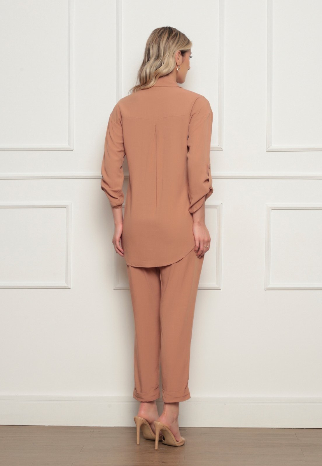 Vista 3 Conjunto Feminino Camisa e Calça Com Elástico Tecido Premium Tendência Verão Claro Docce Mulher marrom Docce Mulher marrom
