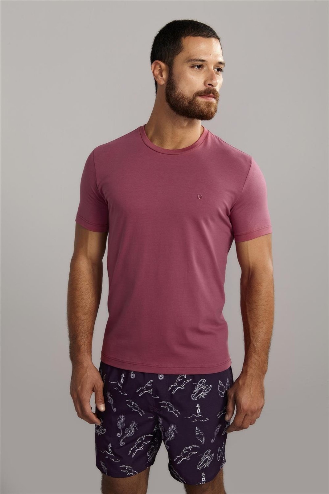 HIGHSTIL Camiseta Manga Curta Malha Básica Slim Fit – Vinho Escuro