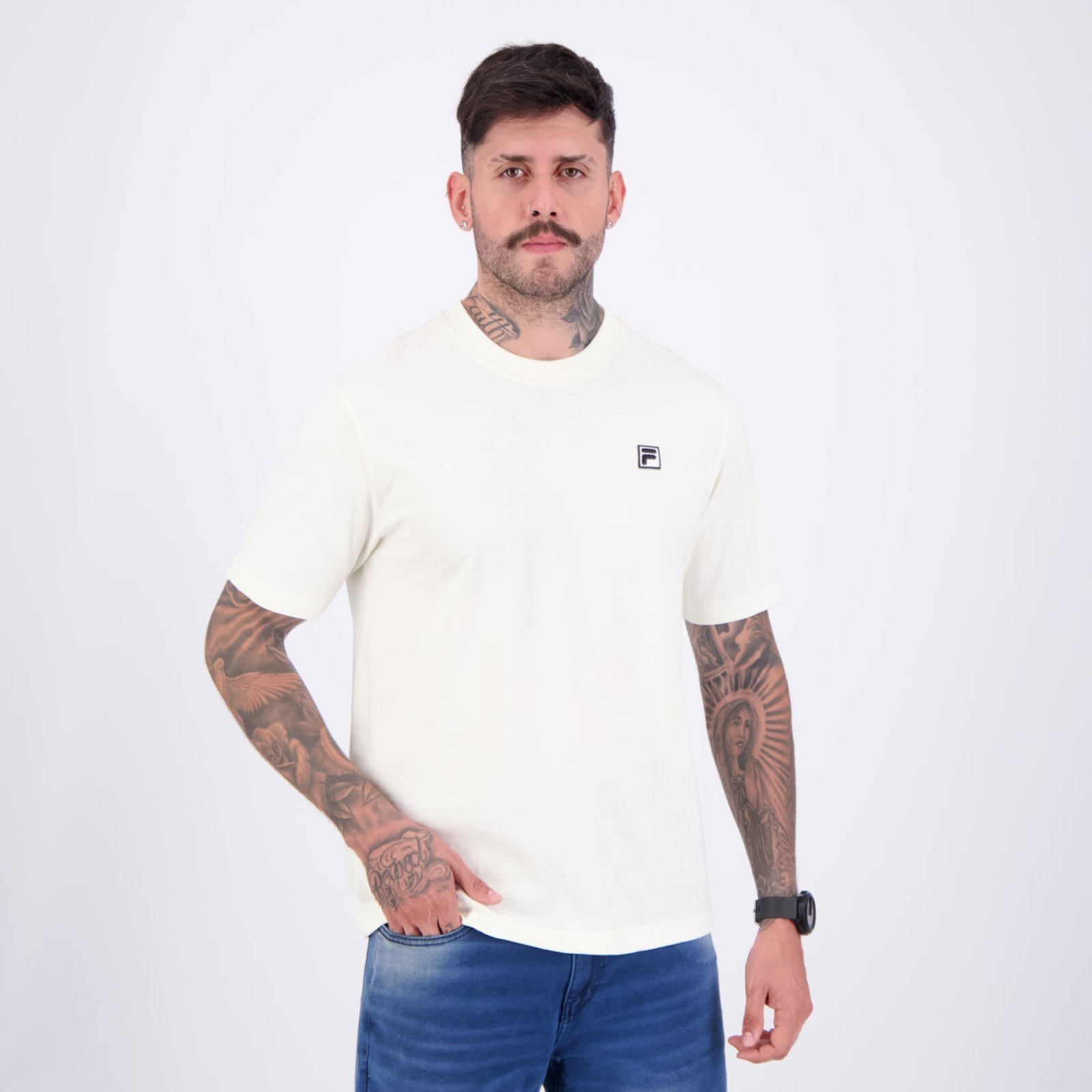 Vista 3 Camiseta Fila Comfort Biella Union Classics Off White e Preta branco white Fila branco white