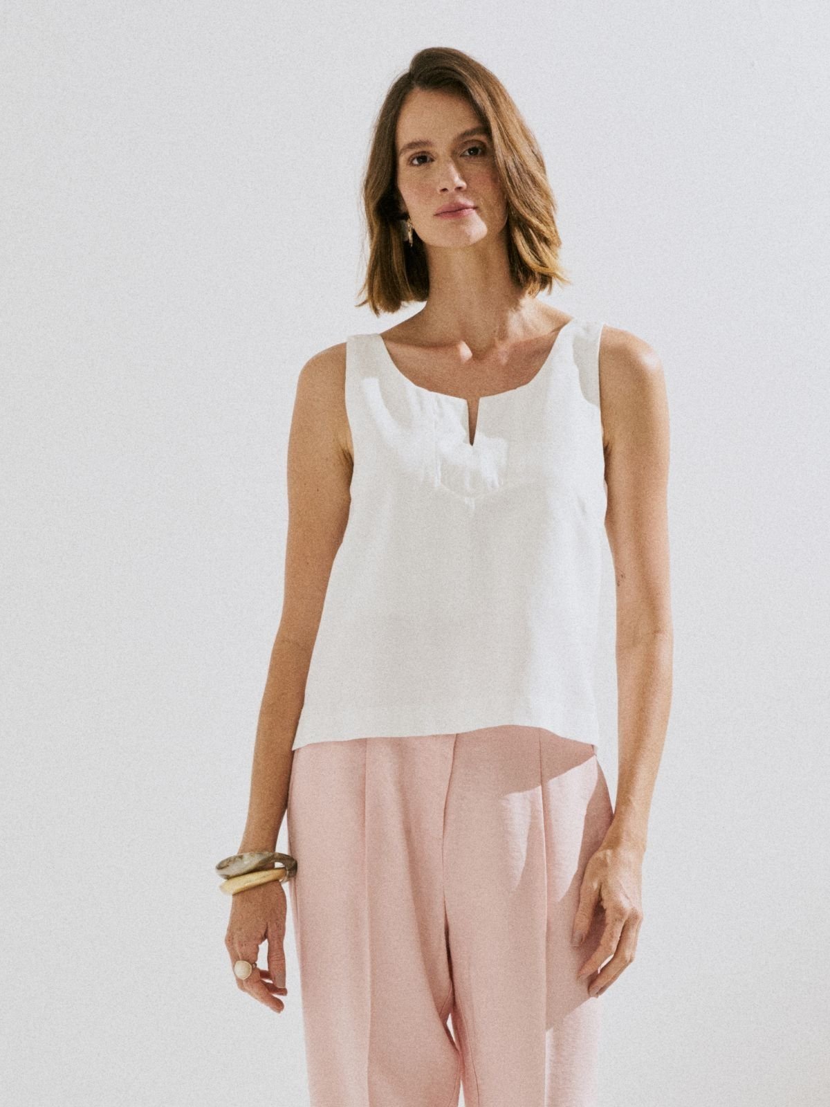 Blusa Via Lessa Ravena Alças Largas em Viscose Off White