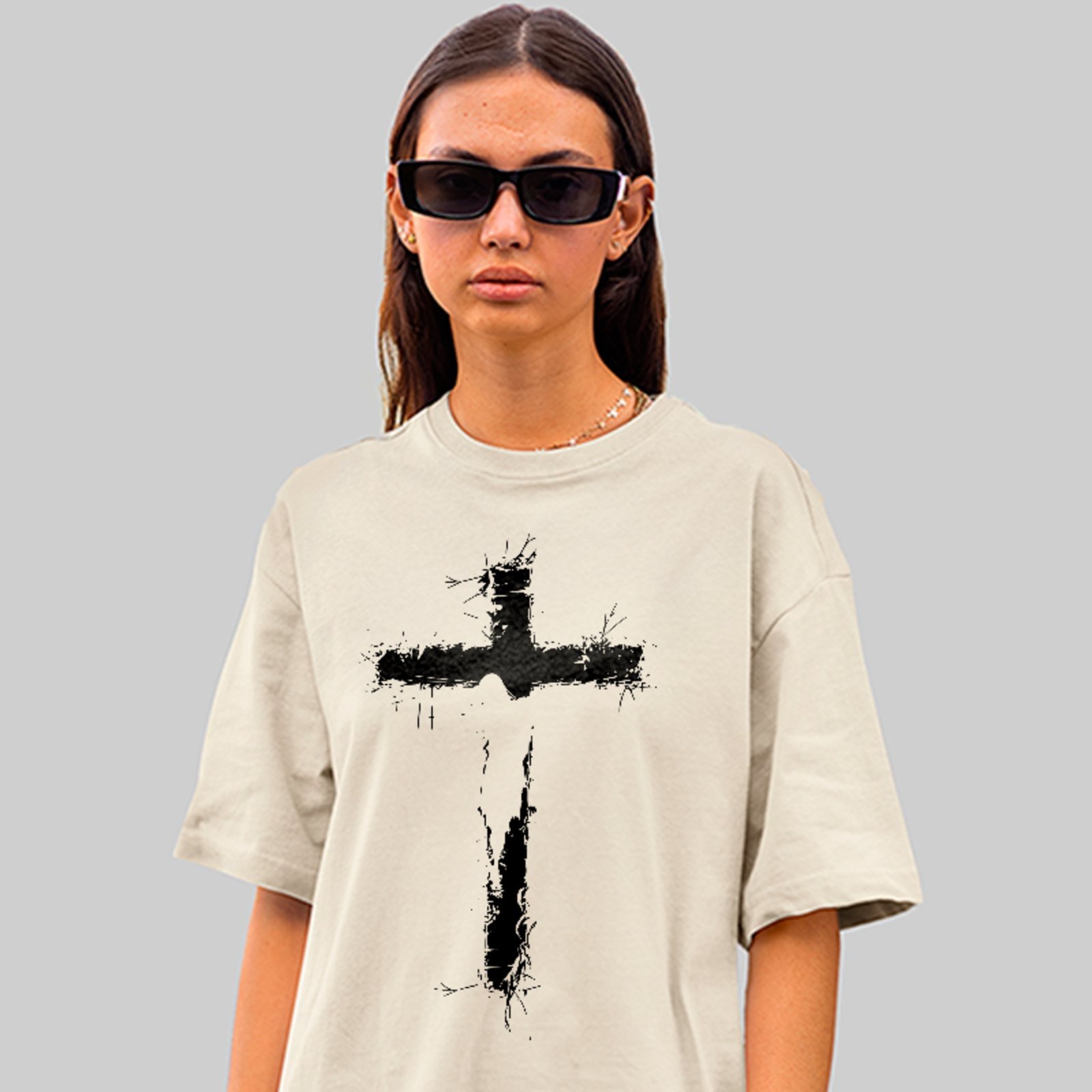 Camiseta Oversized Premium Cruz Faith Fé Cristã Religiosa Minimalista Unissex Off White