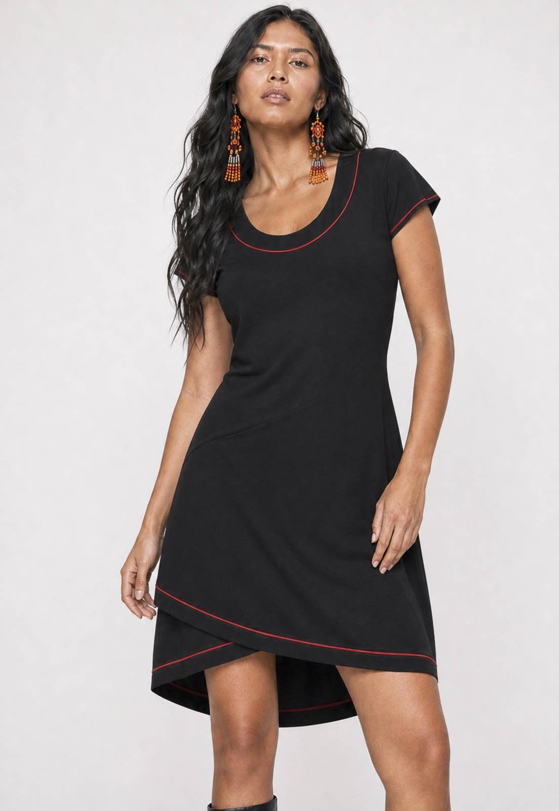 Vestido Mullet Amazonia Vital Malha Transpassado com Detalhe Vermelho Preto