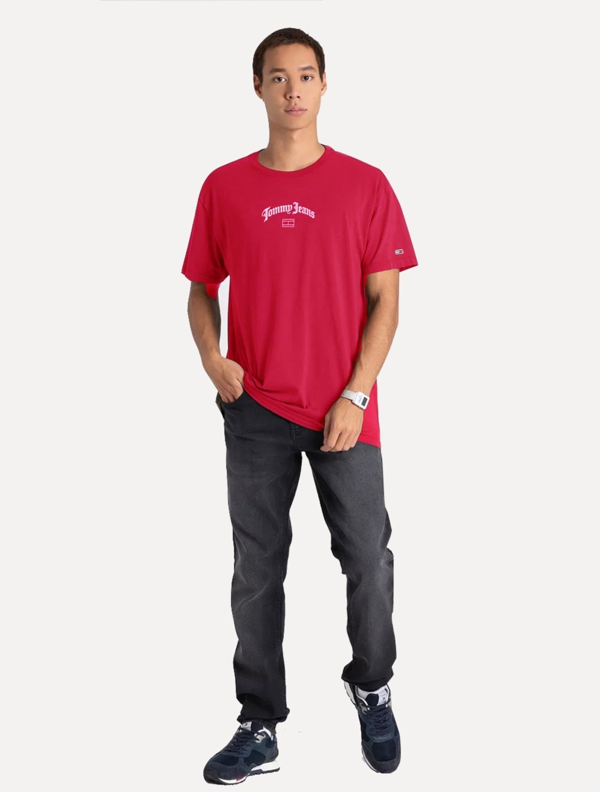 Vista 3 Camiseta Tommy Jeans Masculina Regular Grunge Arch Vermelha vermelho Tommy Jeans vermelho