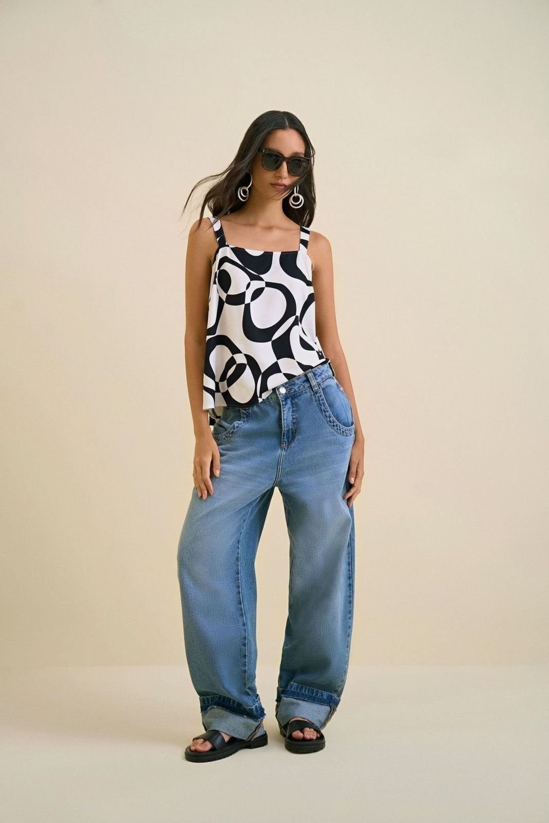 Blusa Morena Rosa Decote Quadrado Alça Detalhe Alça - Preto