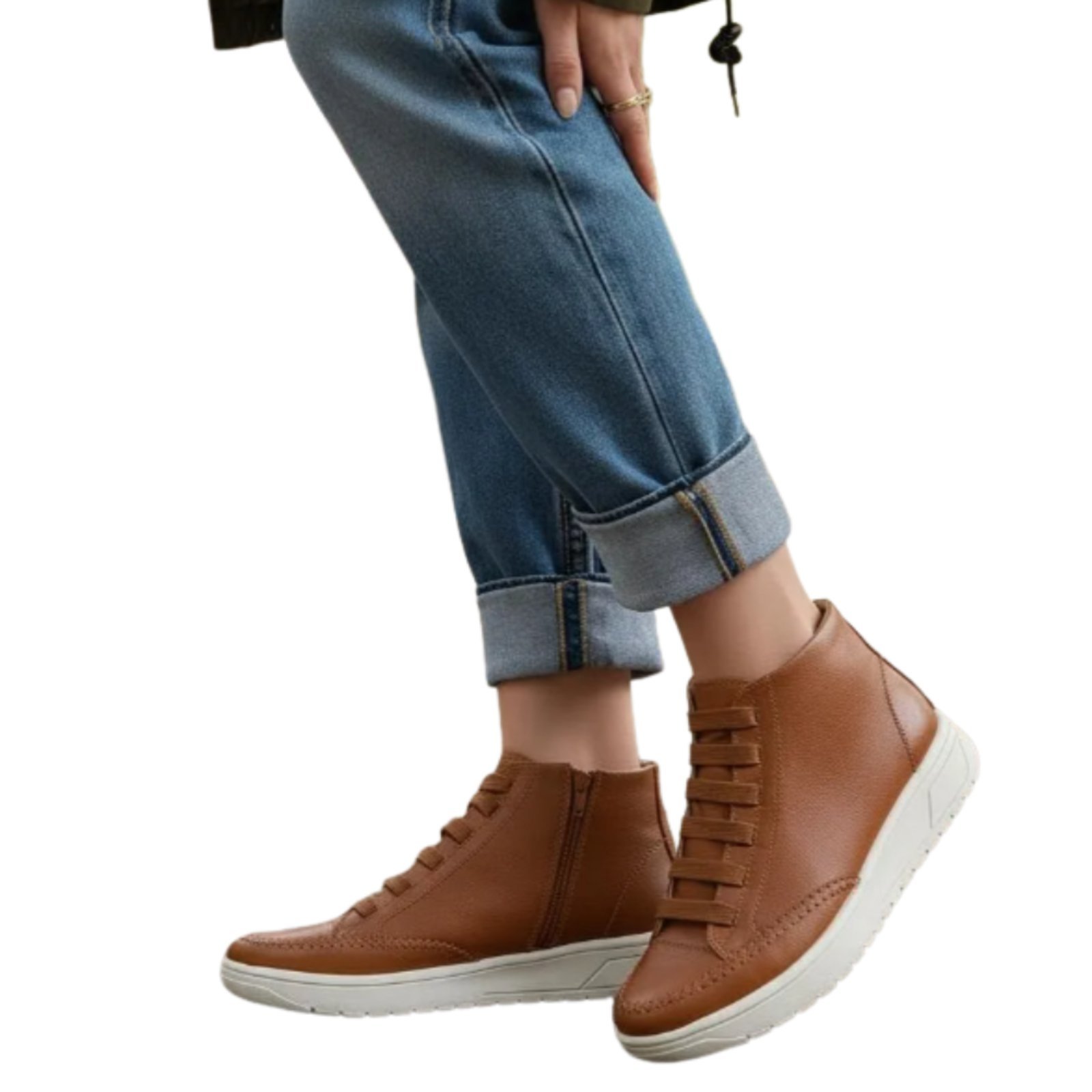 Bota Tênis Feminino em Couro com Zíper Caramelo