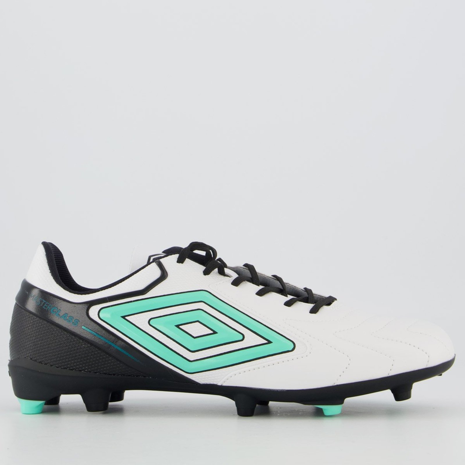 Chuteira Umbro Master Class Club Campo Branca e Preta