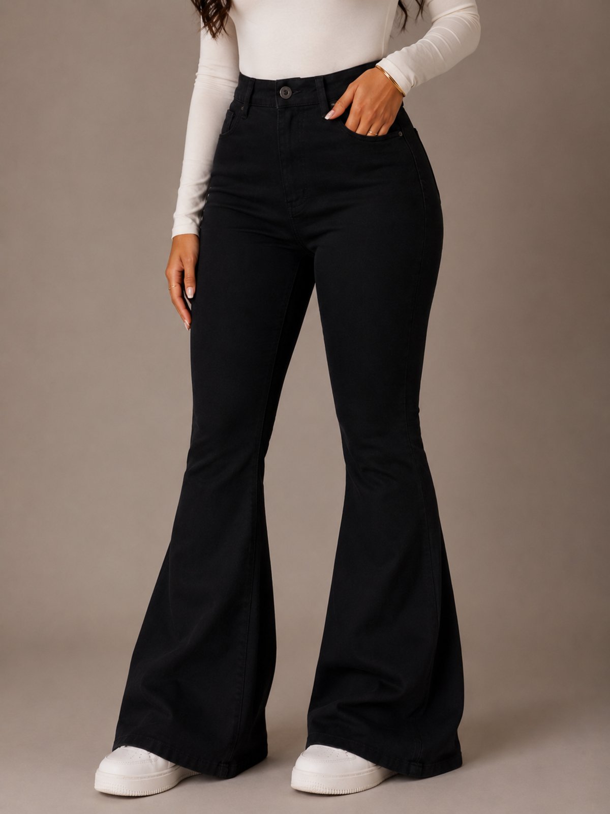 Calça Jeans Flare Feminina Ethereal Cintura Alta Preta Modelagem Premium Casual Elegante