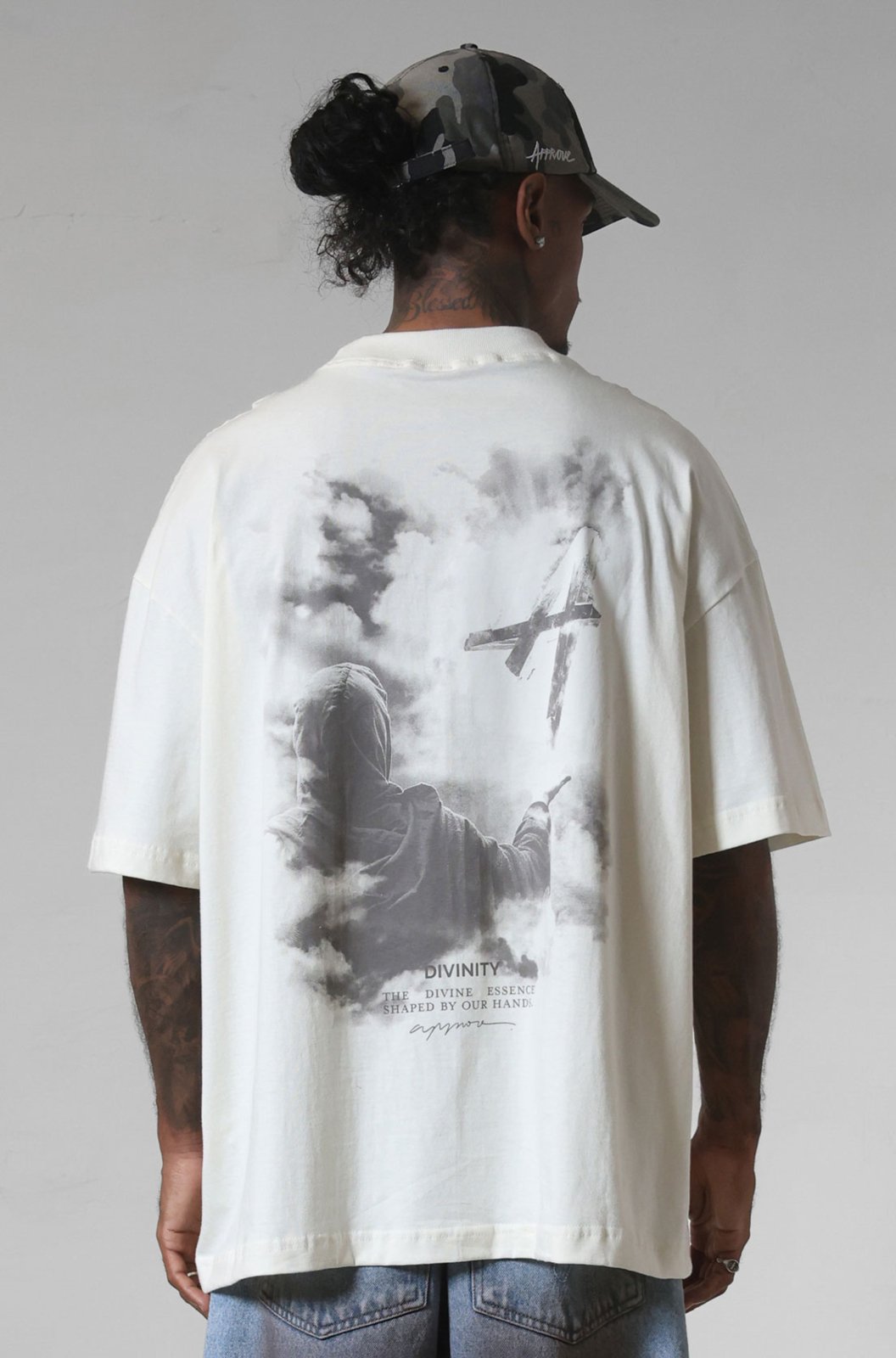 Camiseta Masculina Approve Huge Divinity Light Bege